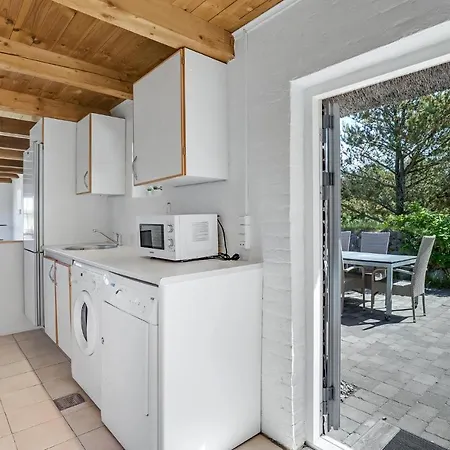 Beautiful In Ulfborg With Kitchen Holiday home Ohuse
